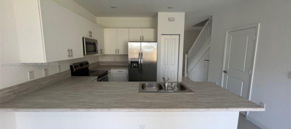 3 dormitorios dúplex en venta en Miami, Miami-Dade, Florida, USA № 614654 20