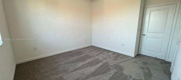 3 dormitorios dúplex en venta en Miami, Miami-Dade, Florida, USA № 614654 8