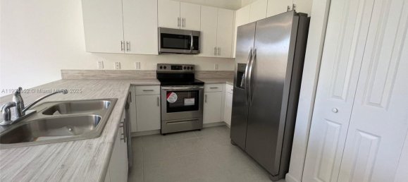 3 dormitorios dúplex en venta en Miami, Miami-Dade, Florida, USA № 614654 18