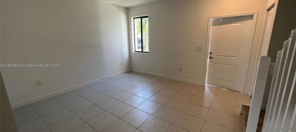3 dormitorios dúplex en venta en Miami, Miami-Dade, Florida, USA № 614654 19