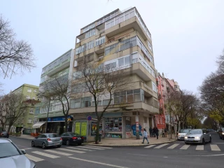 1 bedroom Apartment in Lisbon, Portugal No. 153028