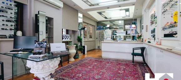 3 rooms Commercial property in Brescia, Italy No. 277025 2