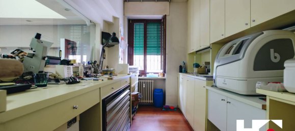 3 rooms Commercial property in Brescia, Italy No. 277025 14