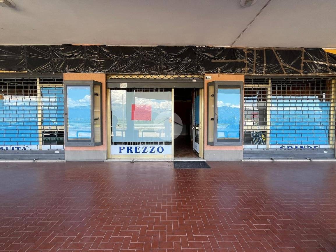 250m² Commercial property in Barge, Italy No. 288817