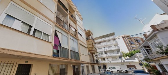 Apartamento de 3 dormitorios en Fuengirola, Spain No. 103535 9