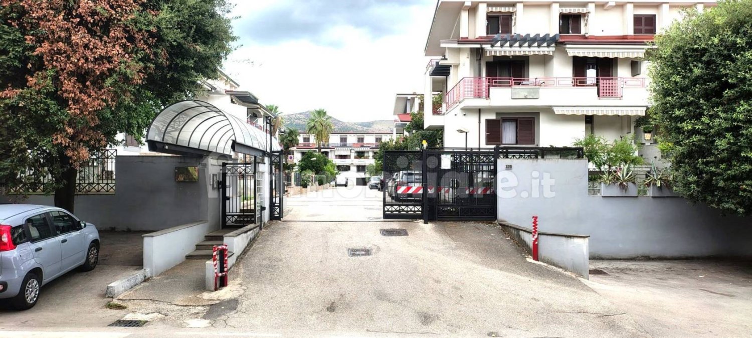 3 bedrooms Apartment in Caserta, Italy No. 319204