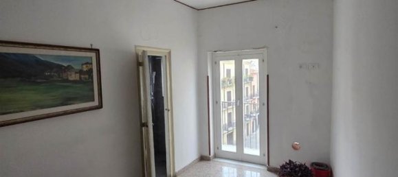 3 rooms Apartment in Palermo, Italy No. 39311 6