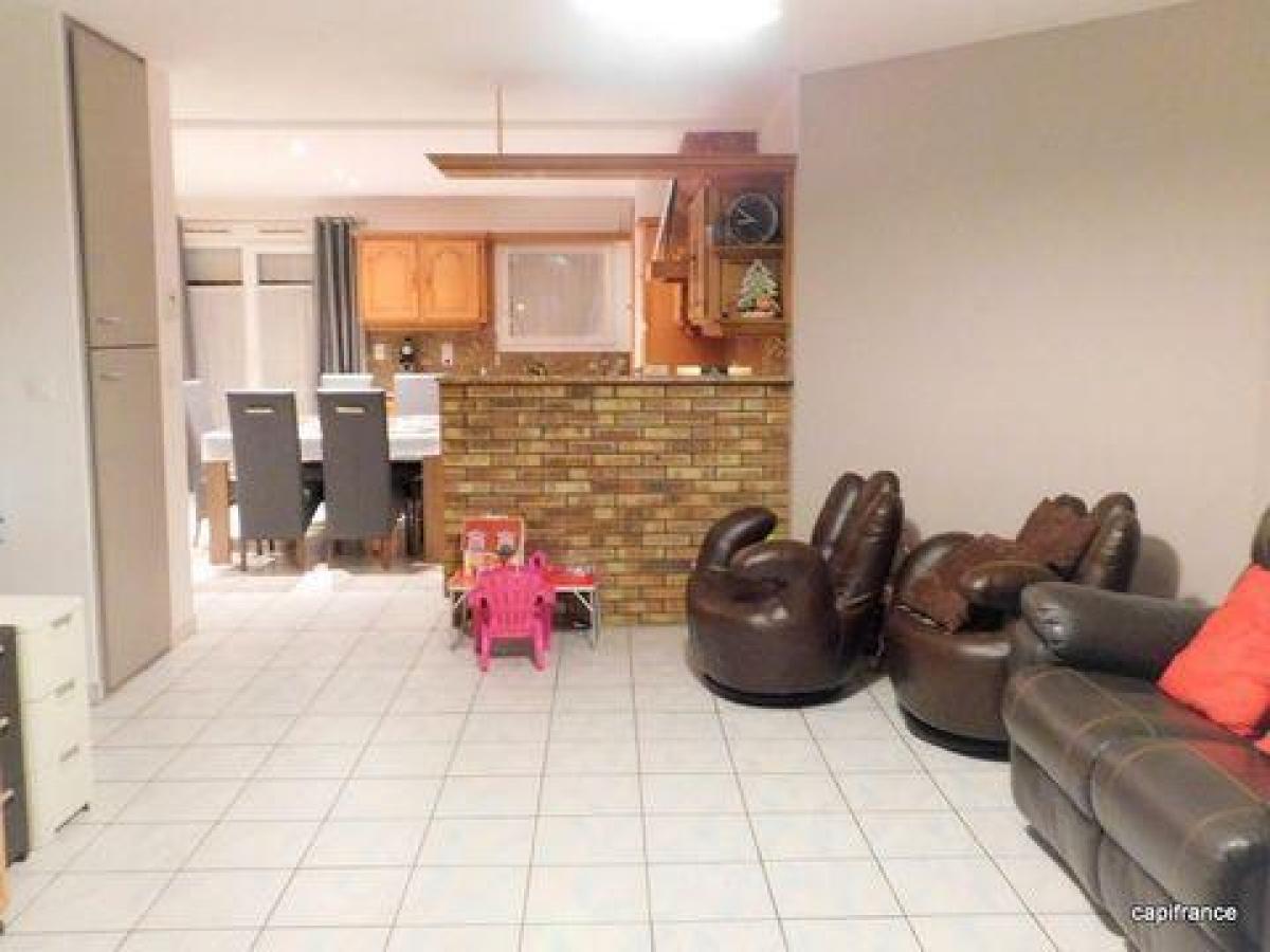 Кондоминиум  с 4 спальнями в Марна, Франция № 32378