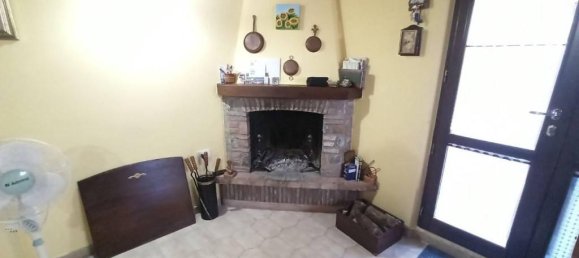 Дом с 3 комнатами в Кастильоне дель Лаго, Италия № 23891 6