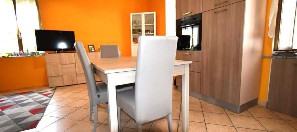 Дом с 5 комнатами в Альба, Италия № 156701 6