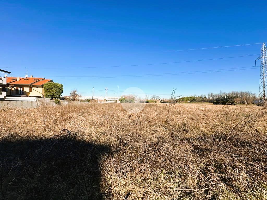 Земельный участок 2700м² в Корбетта, Италия № 62934