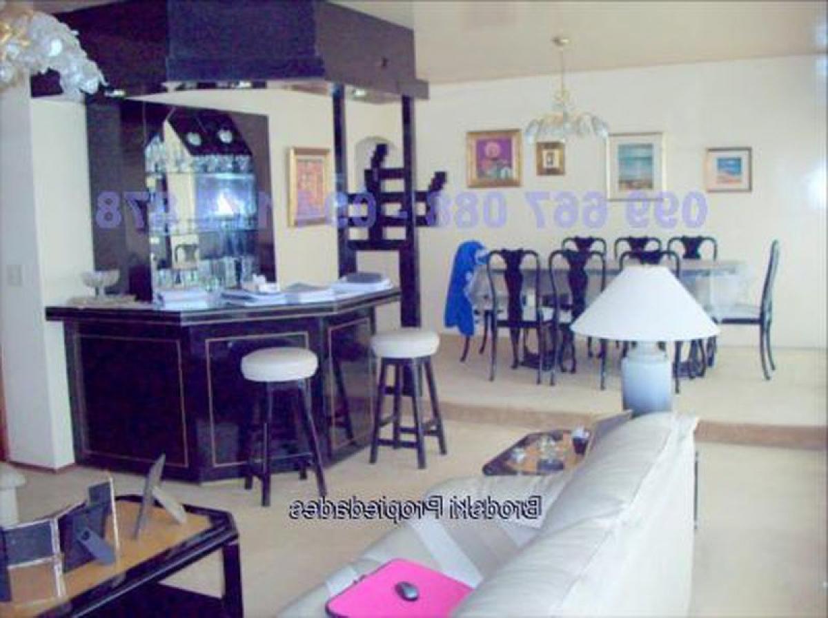 3 bedrooms Apartment in Montevideo, Uruguay No. 1156