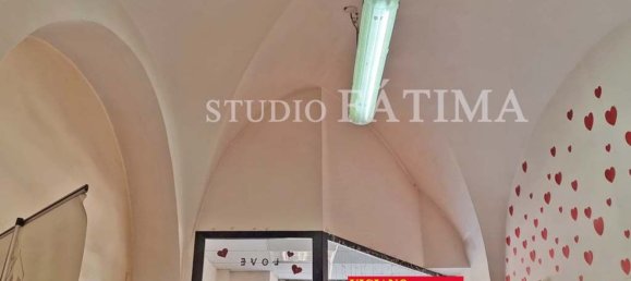 80m² Commercial property in Foggia, Italy No. 333869 11