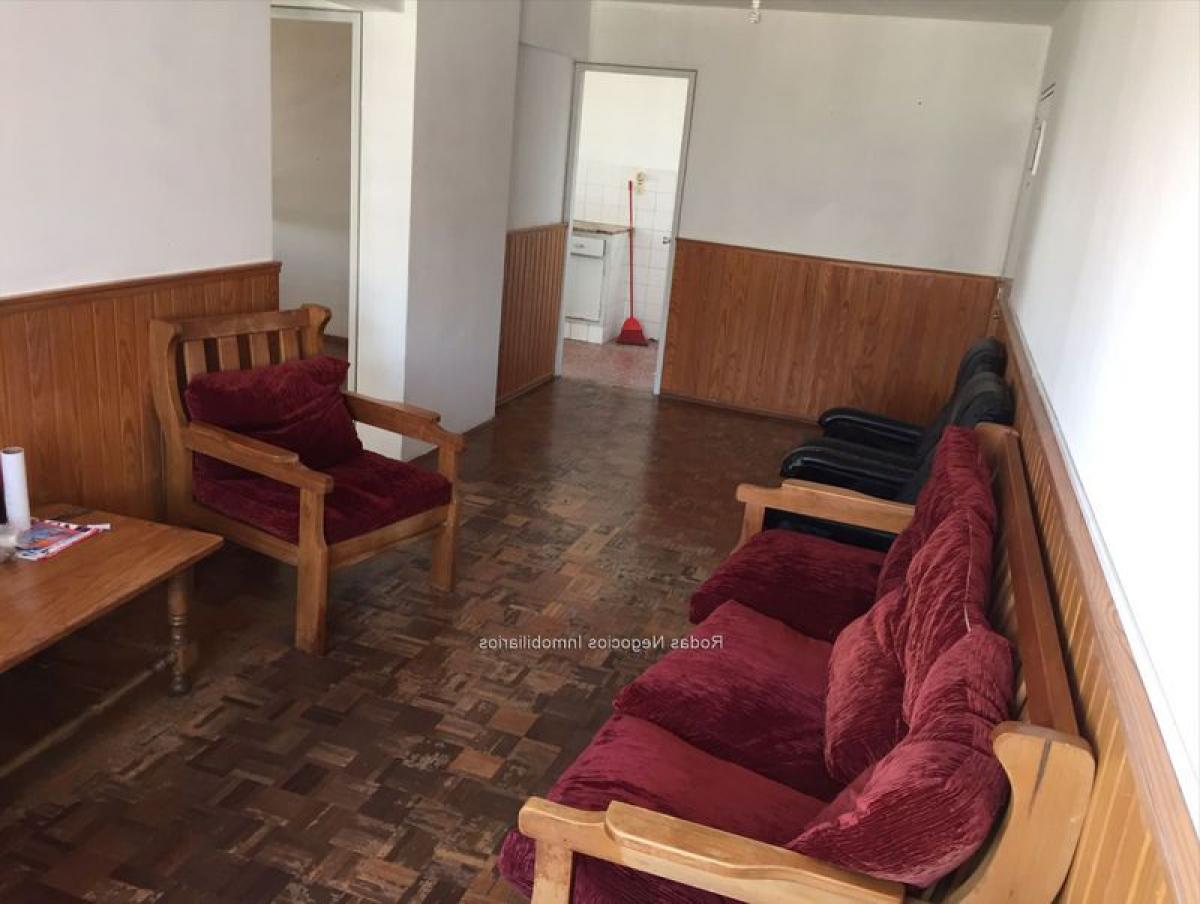 Apartamento de 2 dormitorios en Montevideo, Uruguay No. 8254