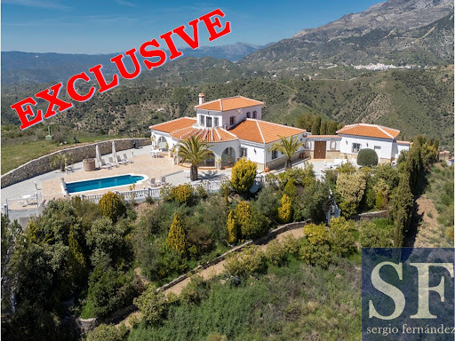 4 bedrooms Villa in Canillas De Albaida, Spain No. 183363