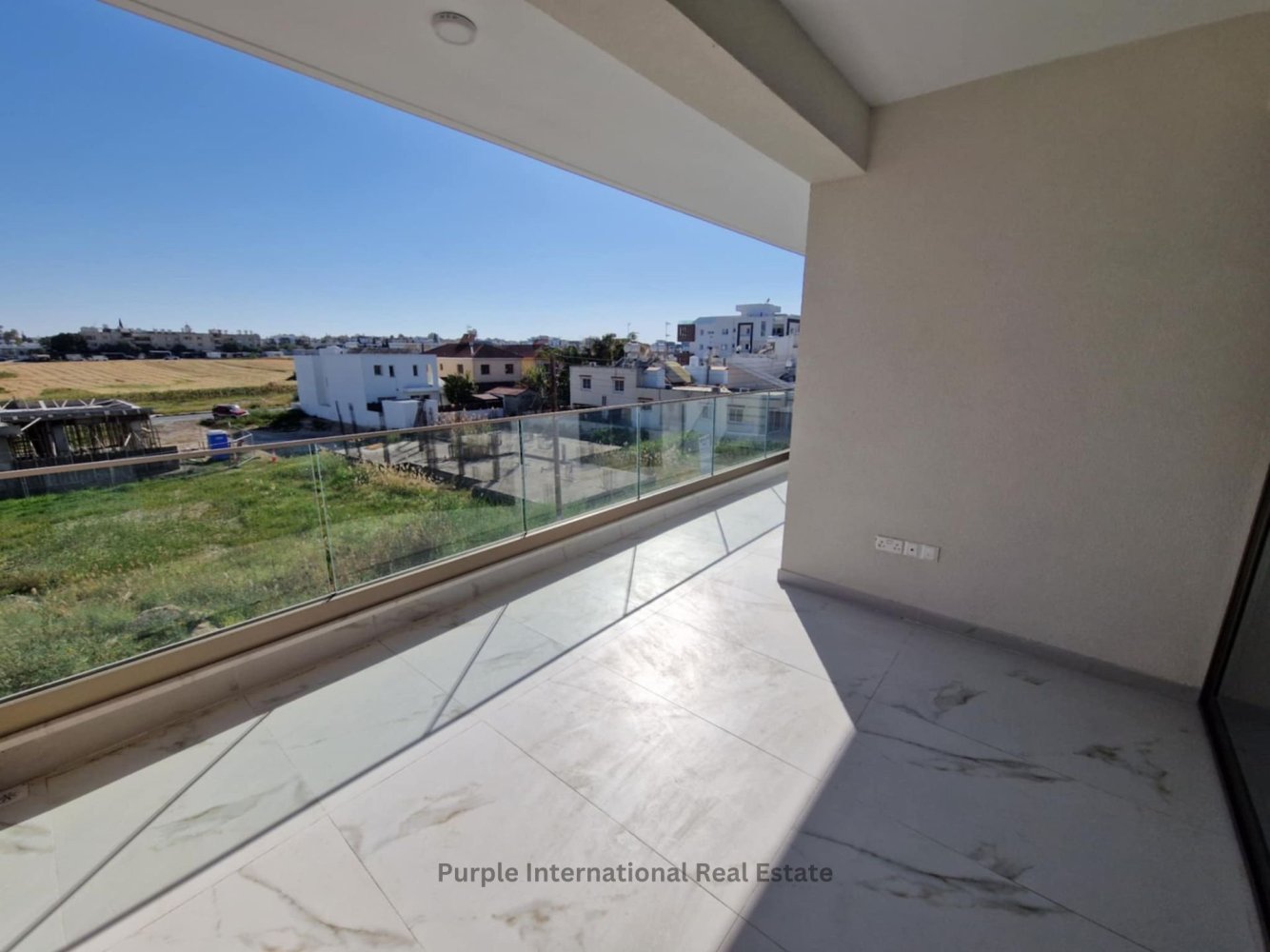 Квартира с 2 спальнями в Ларнака, Кипр № 21935