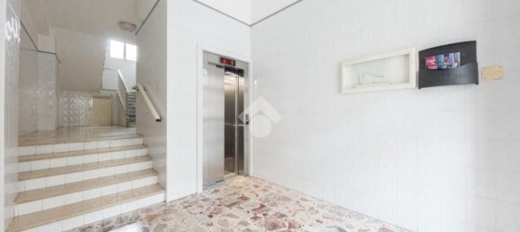 5 rooms Apartment in Manfredonia, Italy No. 81691 2