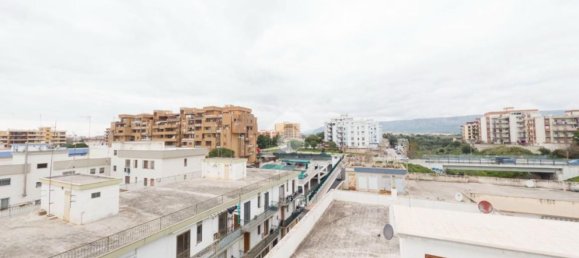 5 rooms Apartment in Manfredonia, Italy No. 81691 4