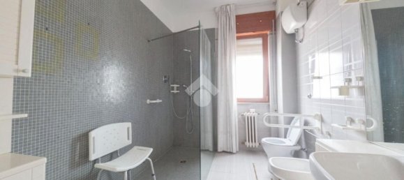 5 rooms Apartment in Manfredonia, Italy No. 81691 25