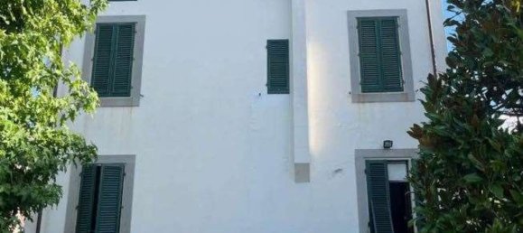 6 rooms Villa in Capannori, Italy No. 202837 5