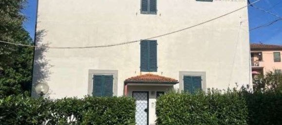 6 rooms Villa in Capannori, Italy No. 202837 3