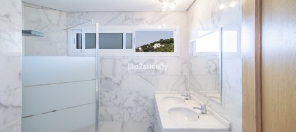 3 Schlafzimmer Haus in Estepona, Spain, Nr. 147748 3