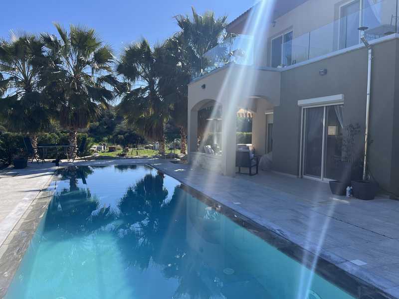 Коммерческая недвижимость с 3 спальнями в Финикария, Кипр № 19643