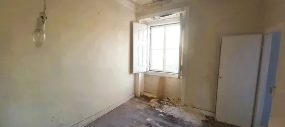 193m² Building in Lisbon, Portugal No. 102625 22