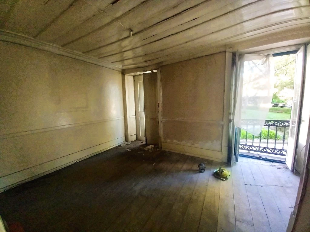 193m² Building in Lisbon, Portugal No. 102625