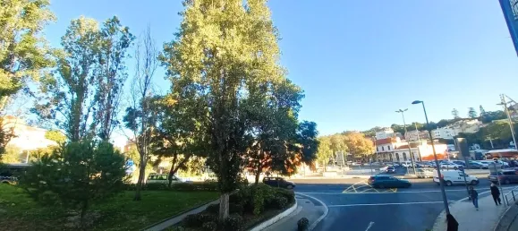 193m² Building in Lisbon, Portugal No. 102625 3