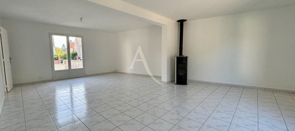 3 Schlafzimmer Haus in Romorantin-Lanthenay, France, Nr. 255115 4