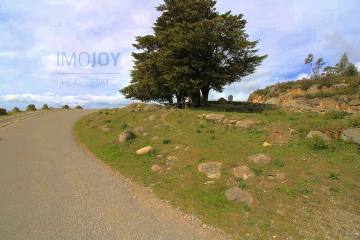  قطعة أرض في Monchique, Portugal رقم 83212