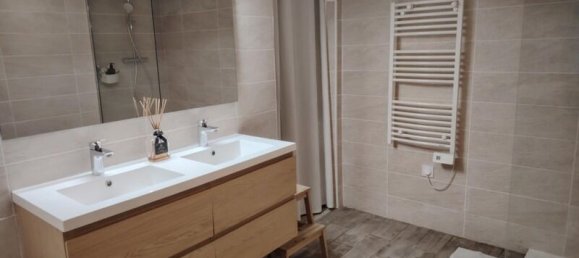 2 bedrooms Townhouse in Saint-Mitre-les-Remparts, France No. 296140 2