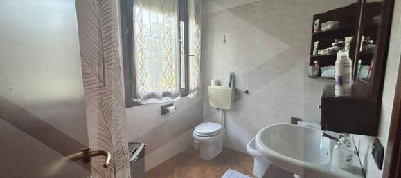Apartamento de 4 habitaciónes en Modena, Italy No. 26206 4