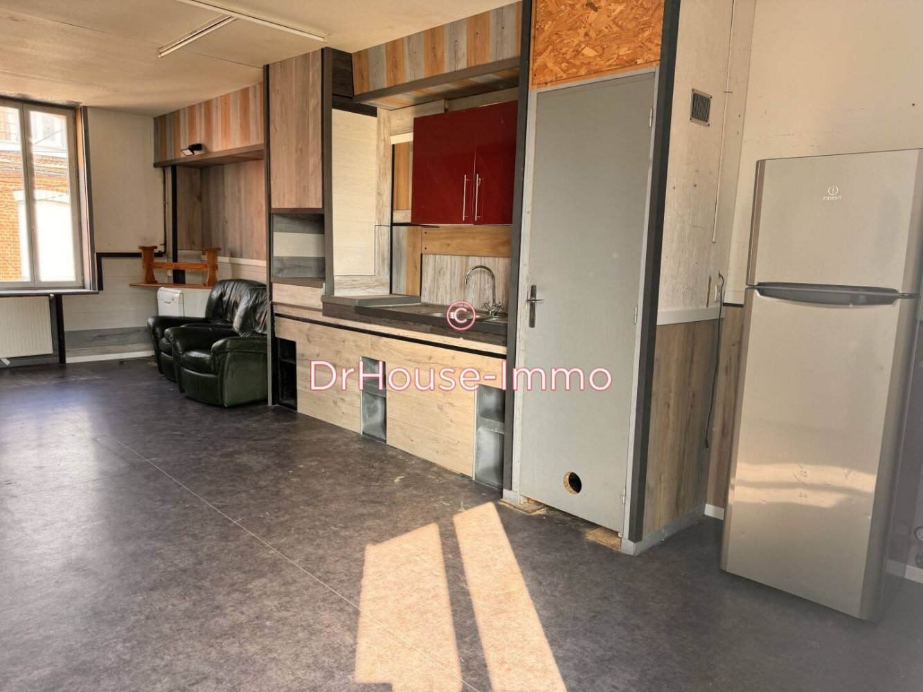  عقار تجاري في Loos, France 145متر مربع رقم 52682