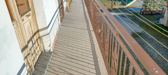 Дом с 6 комнатами в Баньоло Пьемонте, Италия № 162222 27