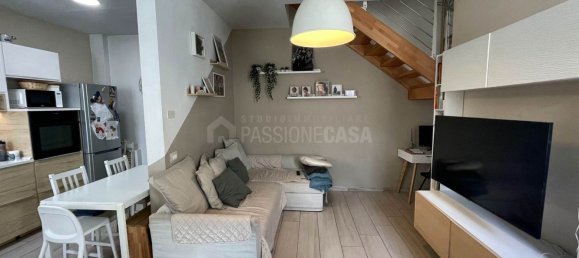 4 rooms House in Prato, Italy No. 88082 4