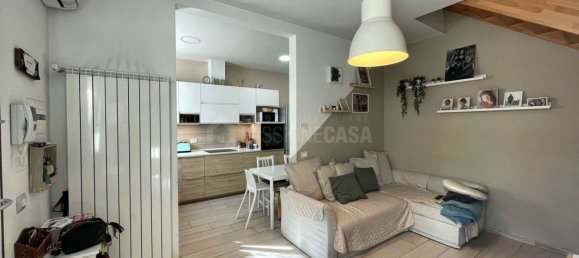 4 rooms House in Prato, Italy No. 88082 3