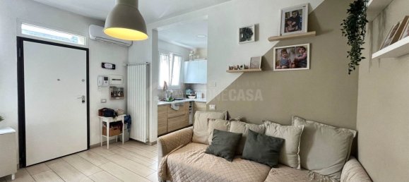 4 rooms House in Prato, Italy No. 88082 5