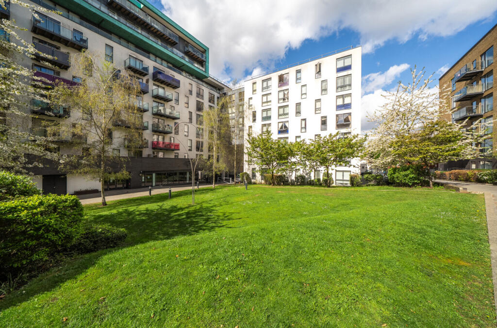 1 bedroom Apartment in Lewisham, United Kingdom No. 11006