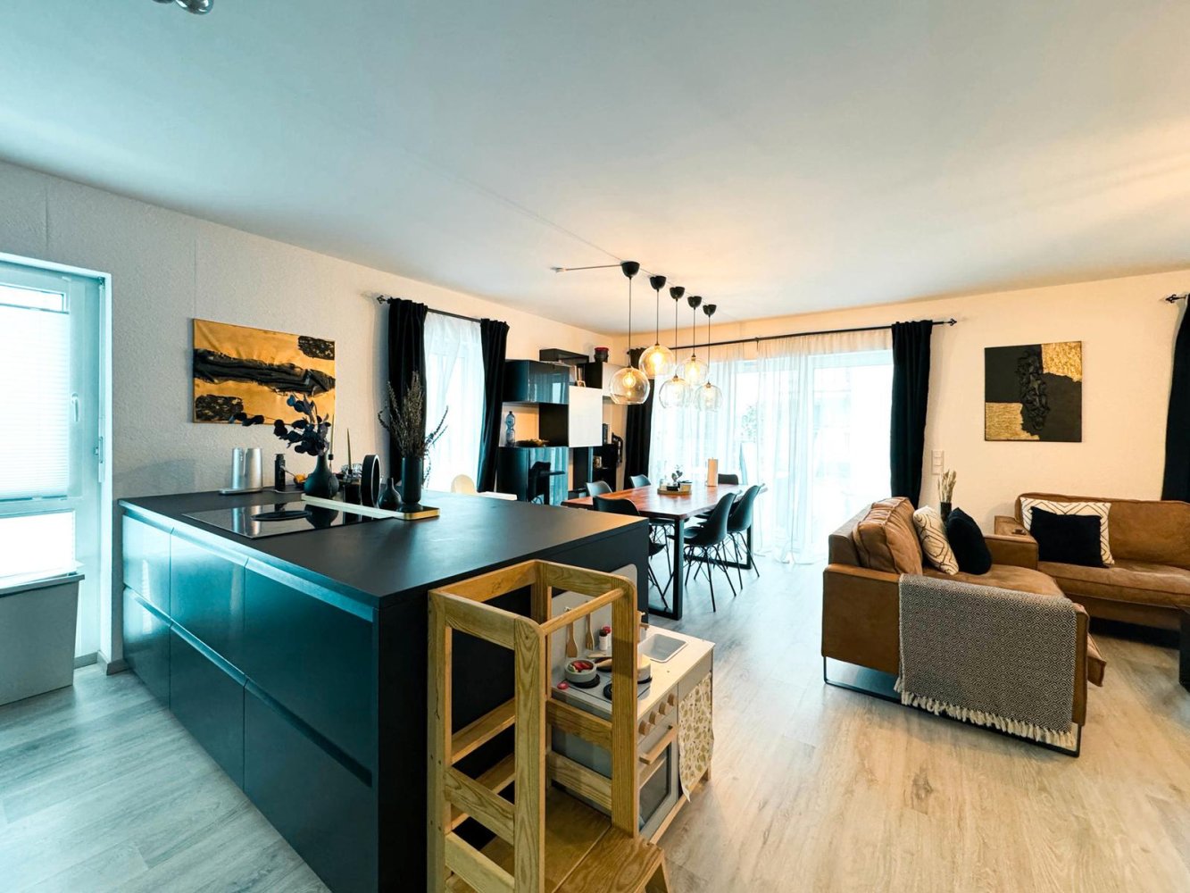 3 غرف نوم شقة في Offenbach, Germany رقم 213701