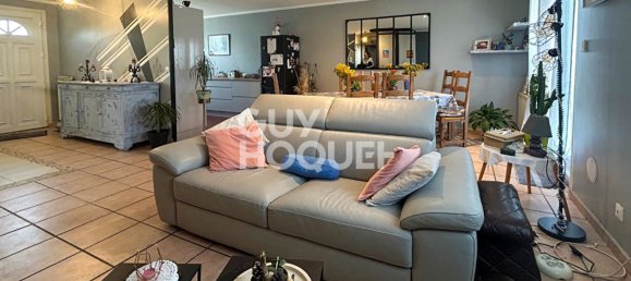 3 bedrooms House in Saint-Clair-du-Rhone, France No. 269779 14