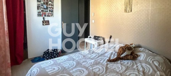 3 bedrooms House in Saint-Clair-du-Rhone, France No. 269779 11