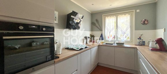 3 bedrooms House in Saint-Clair-du-Rhone, France No. 269779 16