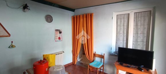 5 rooms Apartment in Genoa, Italy No. 35310 3