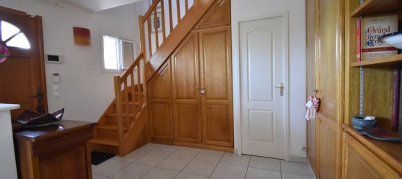 Villa de 3 dormitorios en Brou, France No. 225130 9