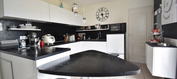 Villa de 3 dormitorios en Brou, France No. 225130 22