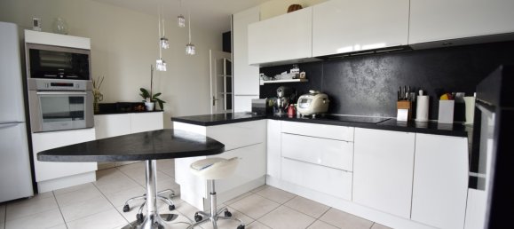 Villa de 3 dormitorios en Brou, France No. 225130 20