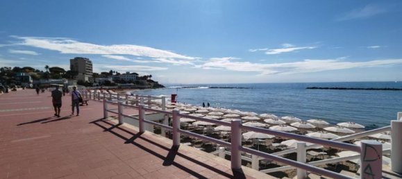 2غرفة شقة في Santa Marinella, Italy رقم 270270 30