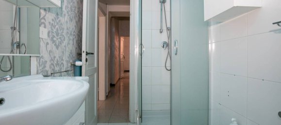 4 bedrooms Apartment in Genoa, Italy No. 373215 11